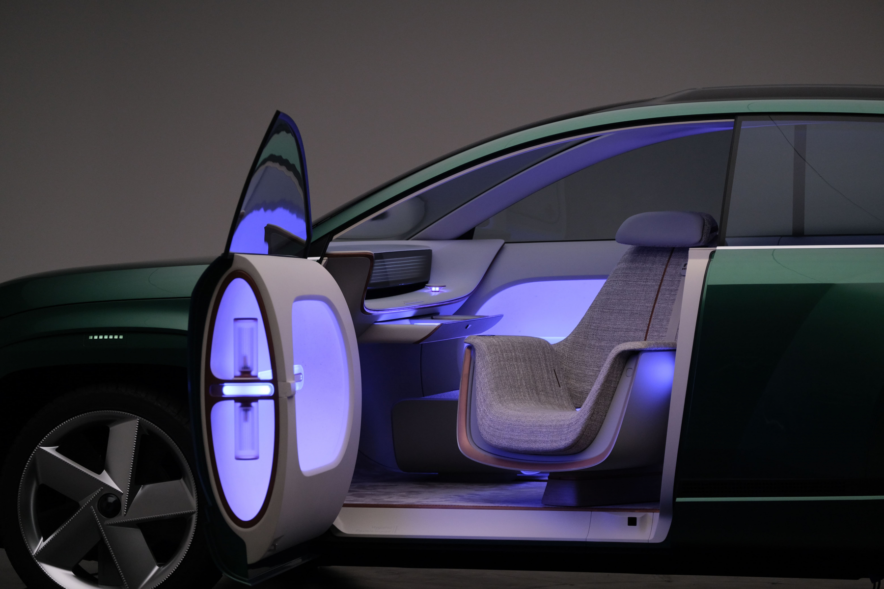 Hyundai Motor представила концепт SEVEN – позасегментний позашляховик бренду IONIQ. | Базис-Авто - фото 15